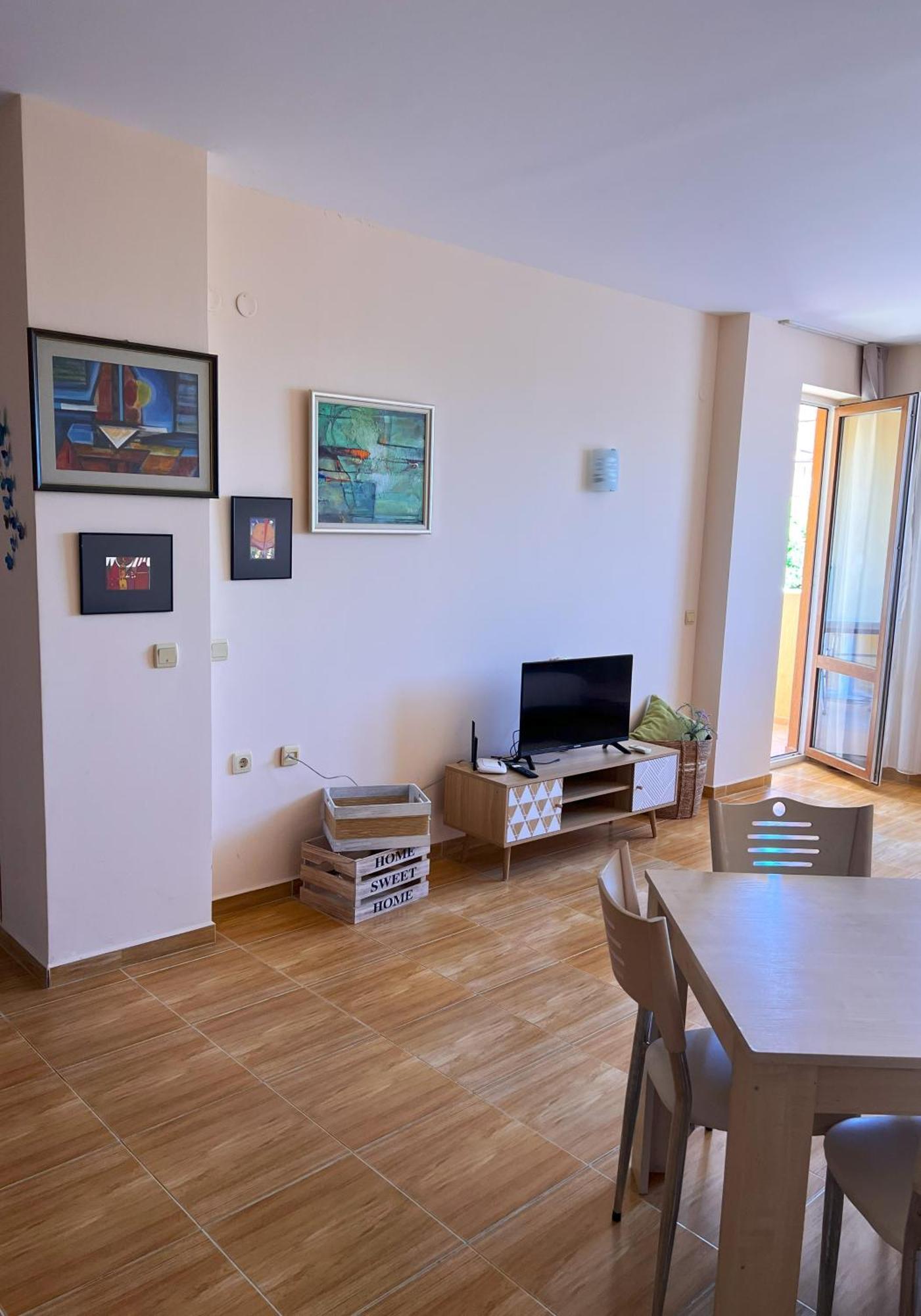 Apartment Comfortable Family For 4-6 People In A Beautiful Complex 